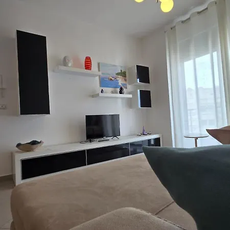 Tirent Apartment-bright & Airy 2br Flat