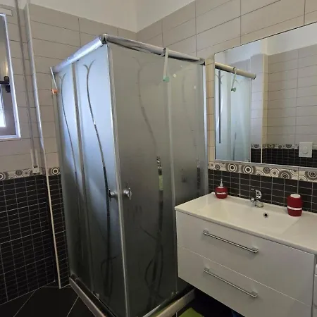 Tirent Apartment-bright & Airy 2br Flat