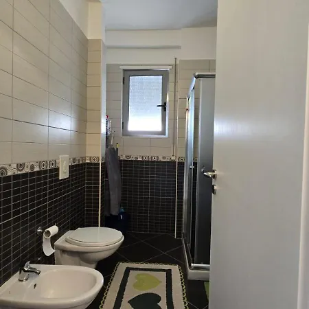 Апартаменты Tirent Apartment-bright & Airy 2br Flat